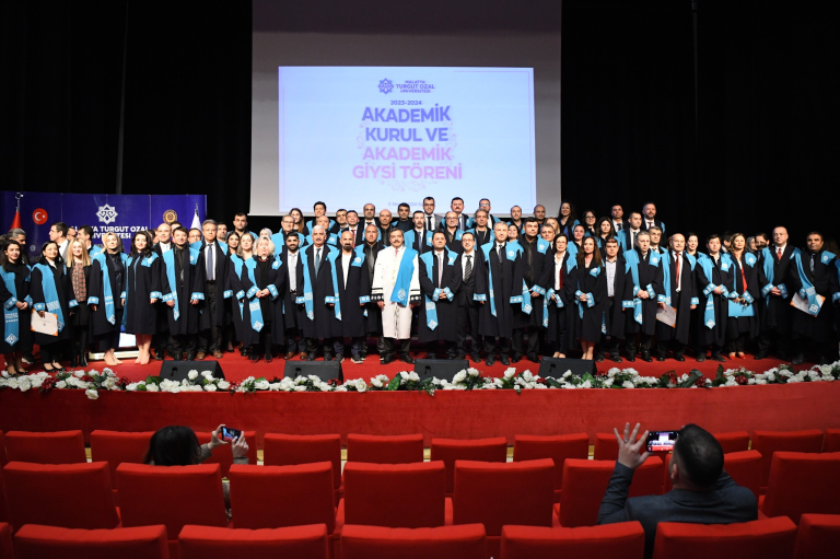 malatya-turgut-ozal-universitesinde-2023-2024-akademik-kurul-ve-akademik-giysi-toreni-gerceklestirildi-108