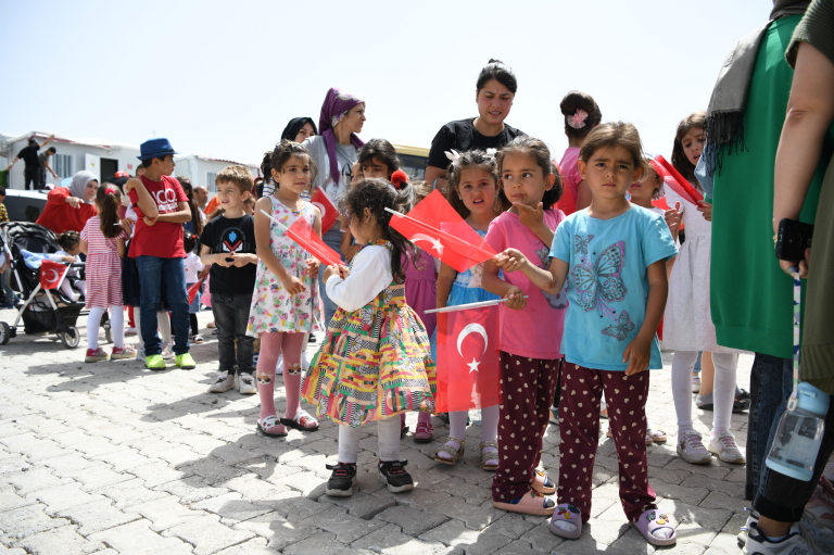 umutkent-konteyner-kentte-23-nisan-coskuyla-kutlandi-174