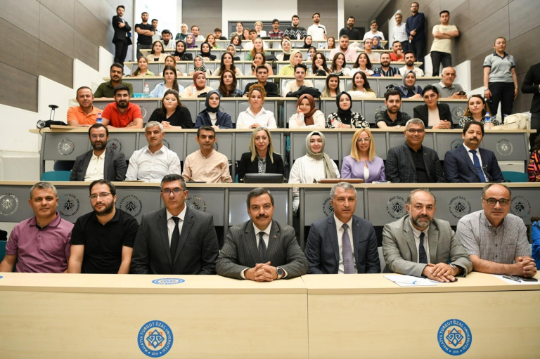 yesilyurt-yerleskesinde-rektor-ogrenci-bulusmalari-etkinligi-duzenlendi-236