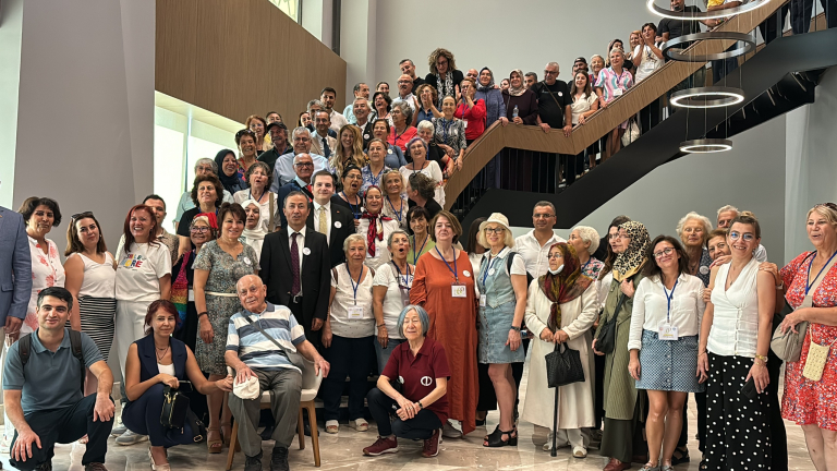 uluslararasi-yaslilikta-saglik-ve-esenlik-festivali-duzenlendi-390