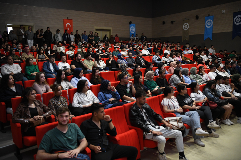malatya-turgut-ozal-universitesinde-oryantasyon-toplantisi-gerceklestirildi-422