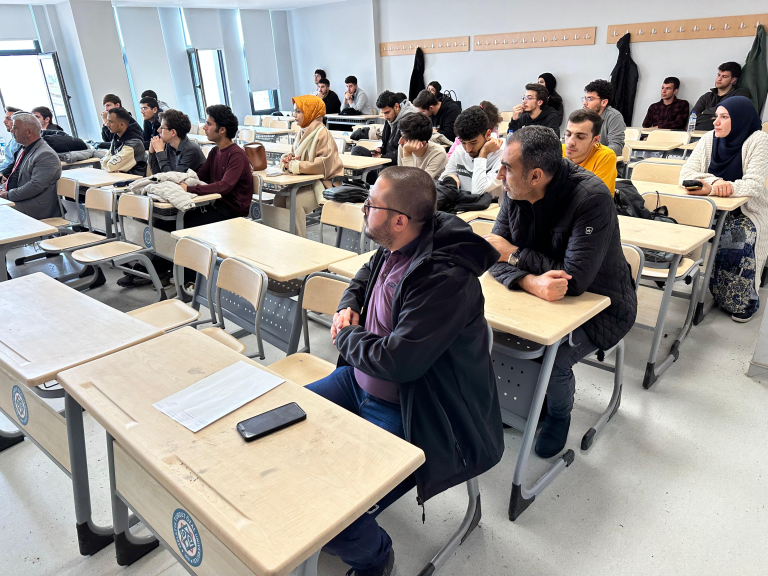 yazilim-alaninda-mezuniyet-sonrasi-kariyer-planlama-ve-girisimcilik-etkinligi-duzenlendi-534