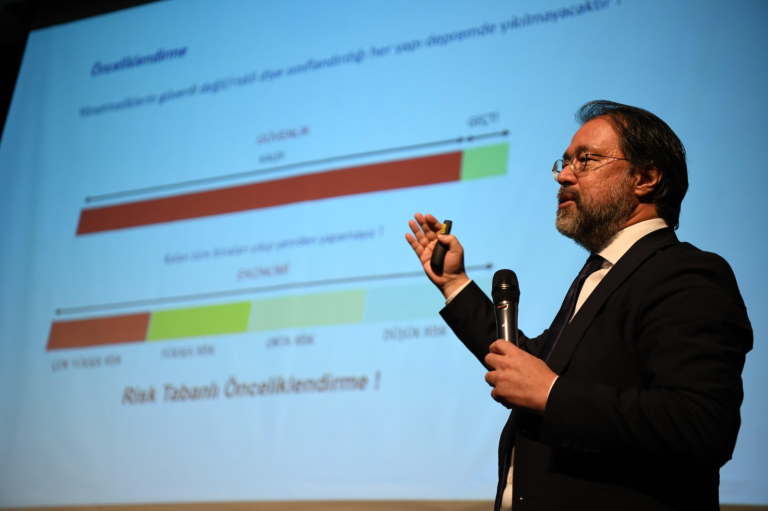 asrin-felaketinin-etkileri-ve-olasi-depremlerin-sonuclari-konferansta-degerlendirildi-759