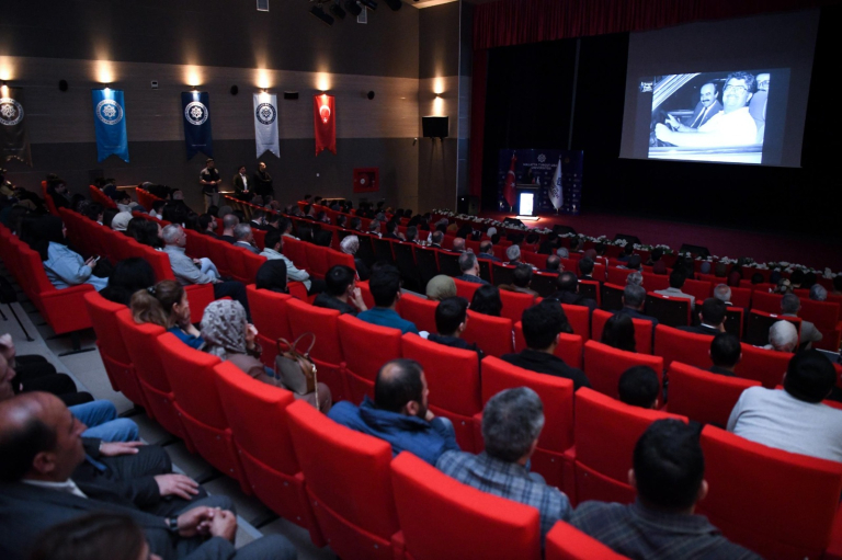 turkiyenin-siyasi-ve-iktisadi-donusumunde-ozal-konferansi-duzenlendi-954