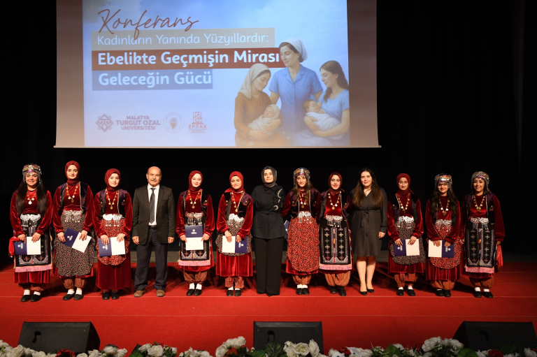 malatya-turgut-ozal-universitesinde-ebeler-gunu-etkinligi-hayata-ilk-adimi-ebeler-atar-996