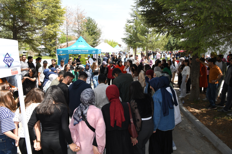 mtu-bahar-senlikleri-battalgazi-yerleskesinde-coskuyla-basladi-1021