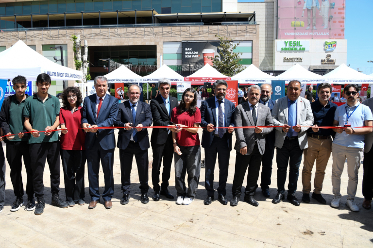 anadolu-universiteler-birligi-tanitimi-malatyada-duzenlendi-1106