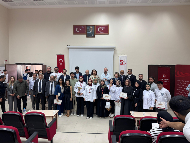 firat-universitesinde-gelenekten-gelecege-tatlar-yarismasinda-kale-turizm-ve-otel-isletmeciligi-myodan-buyuk-basari-1107