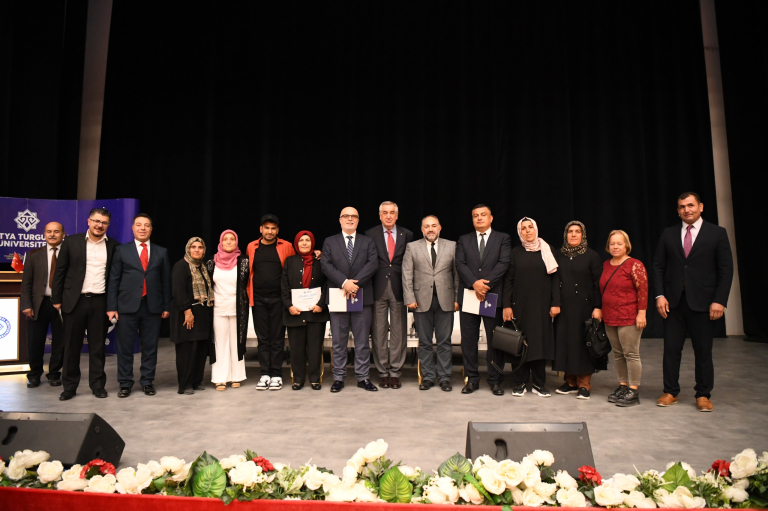 malatya-turgut-ozal-universitesinde-engellilik-ve-hipoterapi-paneli-duzenlendi-1399