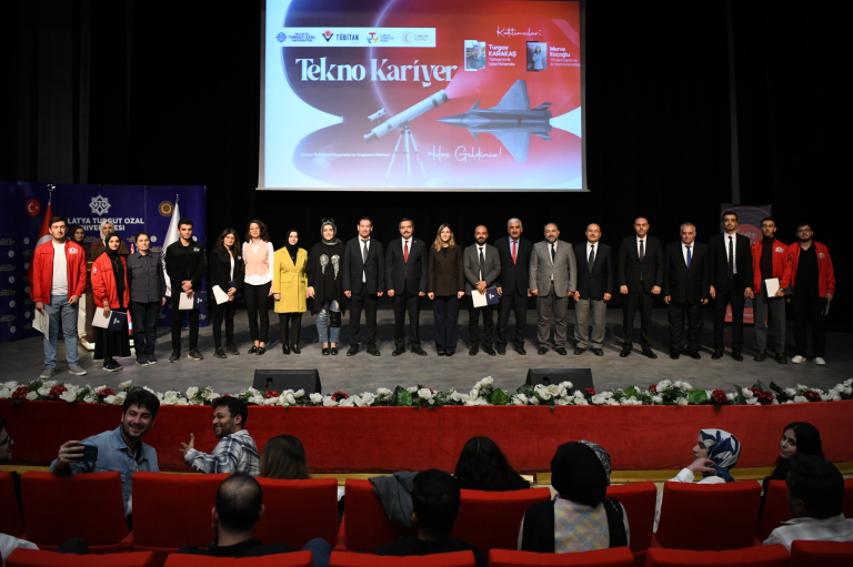 turkiyenin-ilk-uzay-muhendisi-mtude-ogrencilerle-bulustu-1420