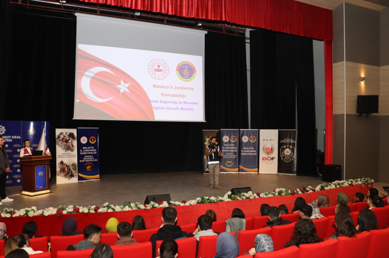 mtude-madde-bagimliligi-siber-suclar-ve-siddete-karsi-bilinclendirme-egitimi-duzenlendi-1642